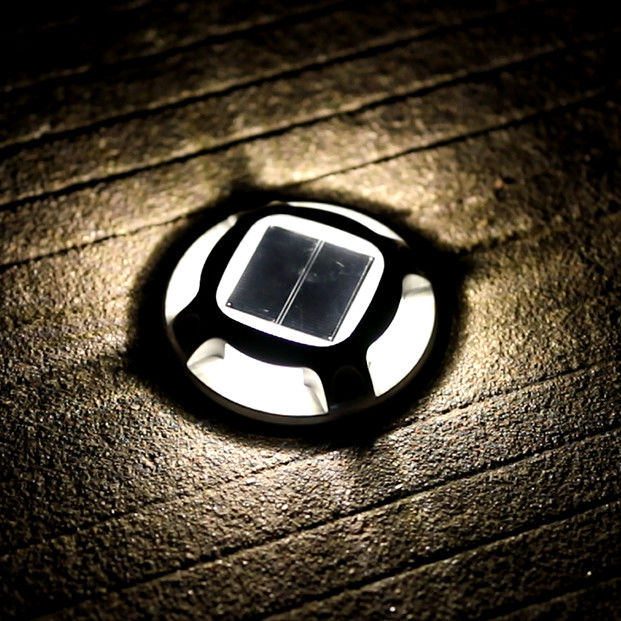 पेंच स्थापना सौर डॉक प्रकाश -20C- 60C एलईडी प्रकाश स्रोत स्थापना विधि