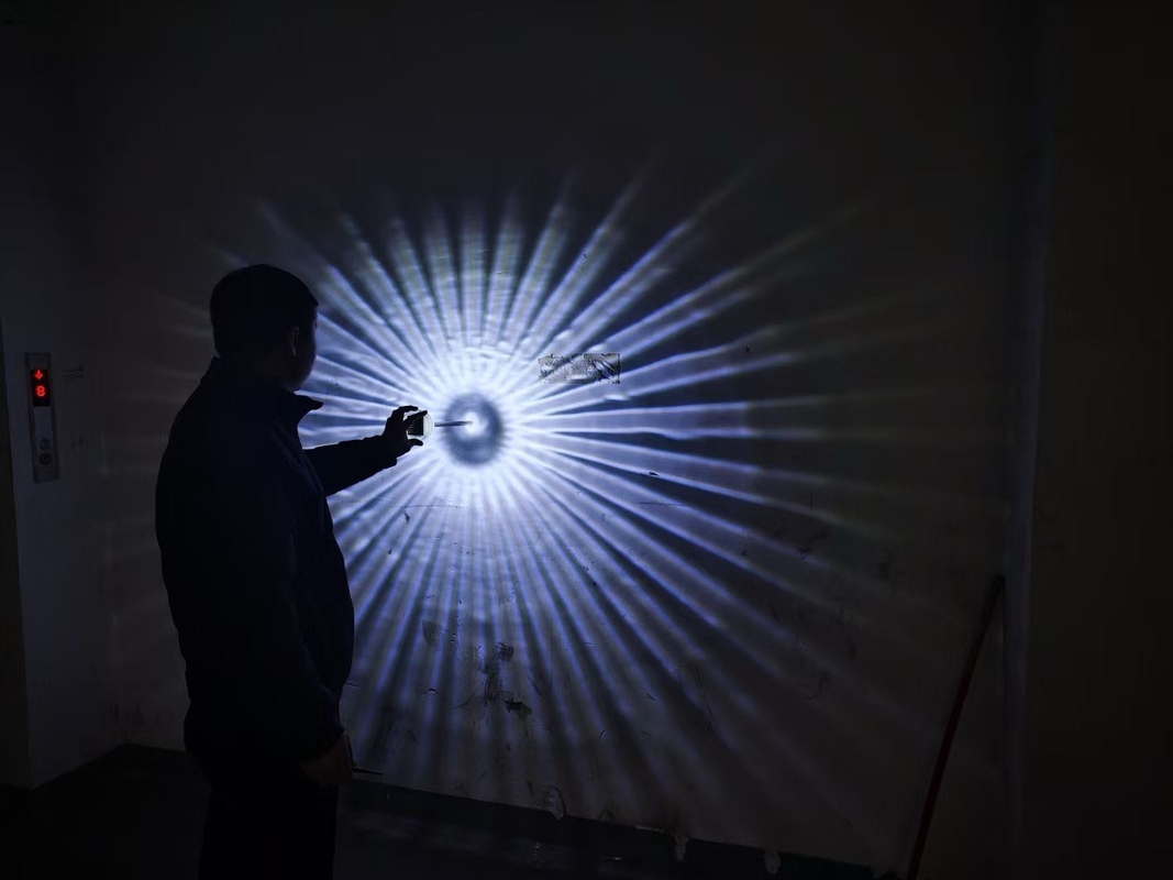 मोनोक्रिस्टलाइन सिलिकॉन पैनल के साथ सौर एलईडी उद्यान रोशनी IP65 जलरोधक स्तर स्थिर / सांस प्रकाश मोड