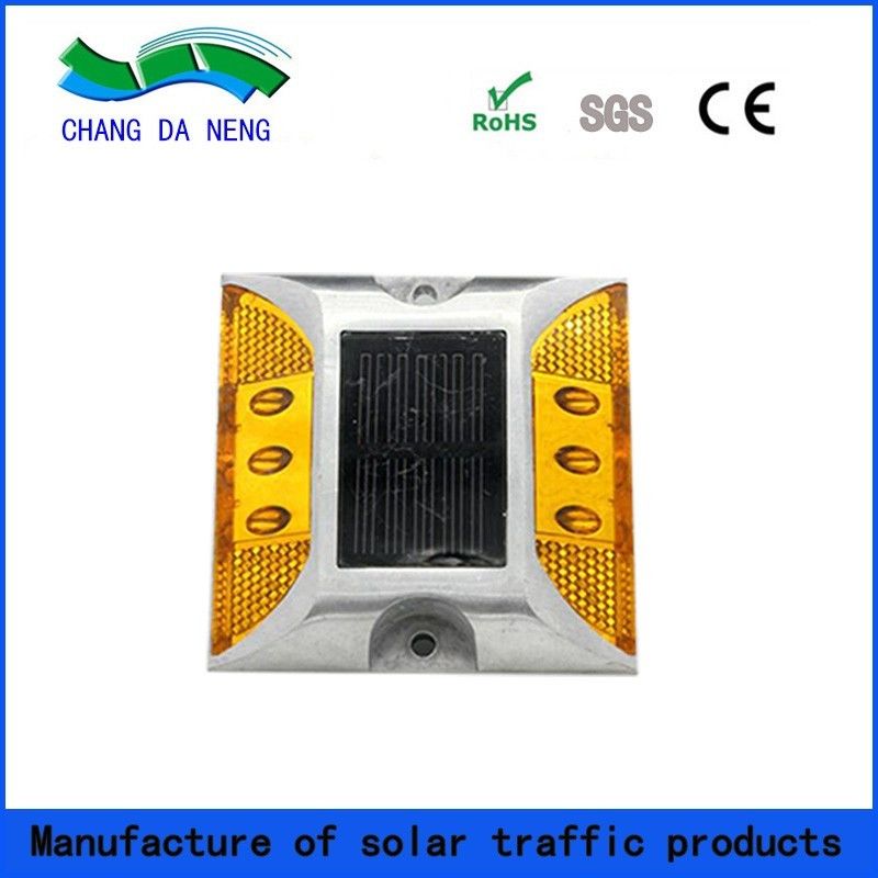 अत्यधिक तापमान के लिए सफेद/पीला/लाल/बुले/हरे रंग के सौर ऊर्जा से चलने वाले सड़क मार्कर