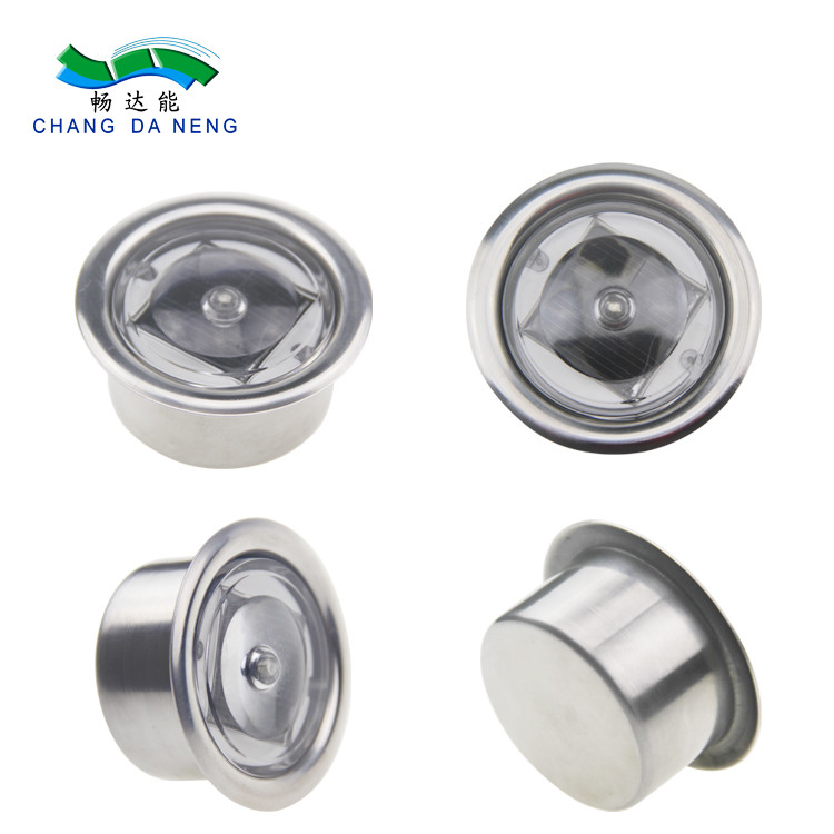 बाह्य सौर डेक लाइट 2V वोल्टेज 65*35 MM उद्यान प्रकाश व्यवस्था के लिए