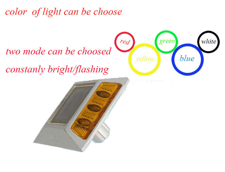 लंबे समय तक चलने वाला टिकाऊ सौर एलईडी रोड स्टड IP68 काम करने के लिए जलरोधक जीवन 3 साल