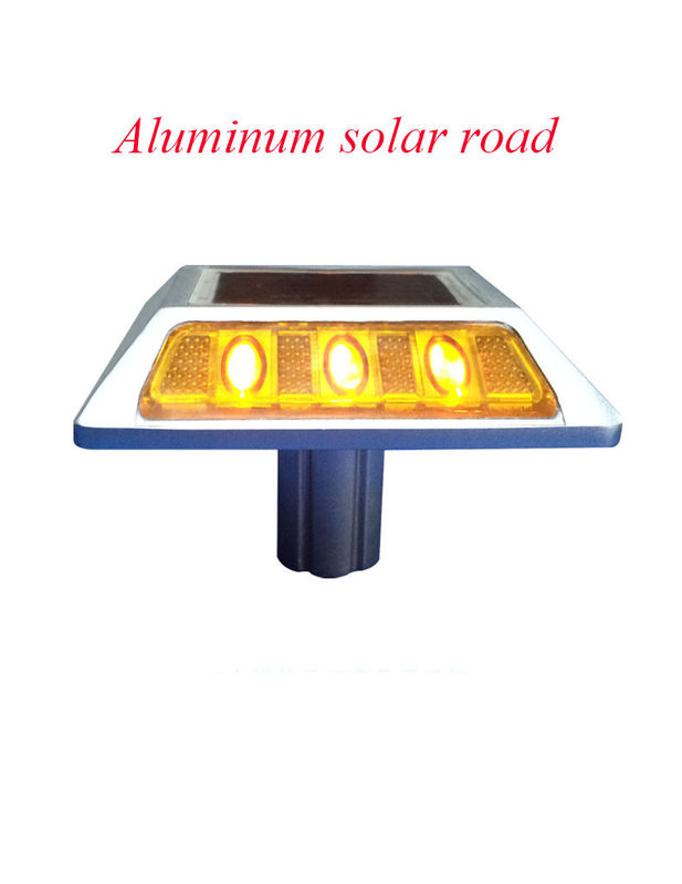 सुरक्षा चेतावनी के लिए एल्यूमीनियम मिश्र धातु और पीसी सामग्री के साथ सौर सड़क मार्कर