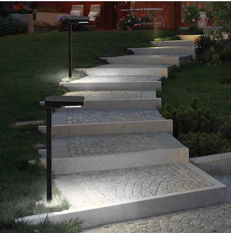 आउटडोर पथ सजावट सोलर स्टेक लाइट 6 ब्राइट एलईडी लाइट्स 15 घंटे कार्य समय IP65 वाटरप्रूफ