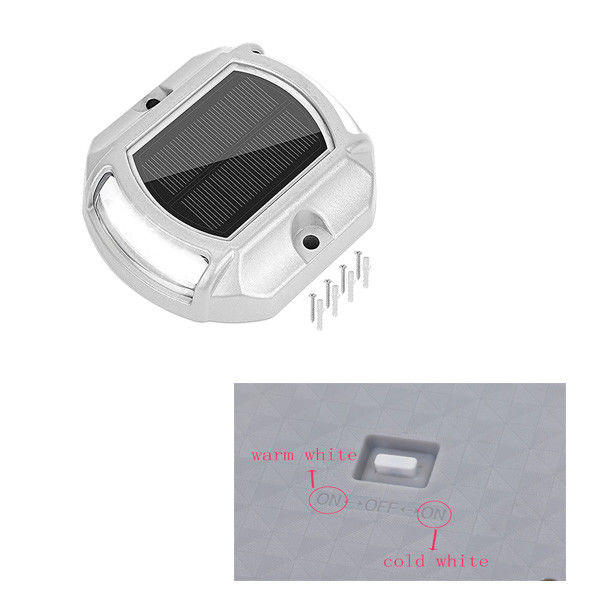 246g IP67 सोलर डेक लाइट के साथ आसान पेंच स्थापना और बैटरी 1.2V/600MAH Ni-Mh बैटरी