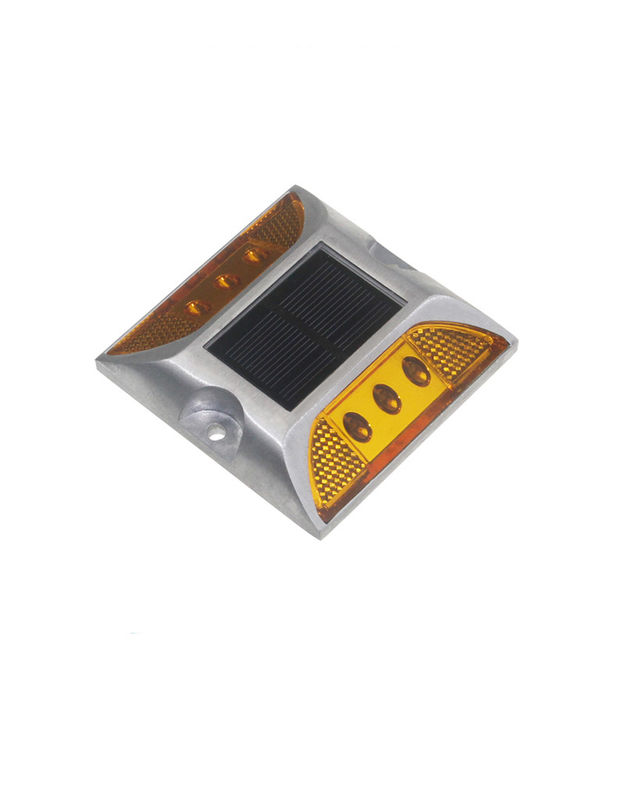 सड़क निर्माण सौर सड़क स्टड कार्य समय ≥100h और IP68 वाटरप्रूफ स्तर के साथ सफेद/पीला/लाल/बीयूएलई/हरा