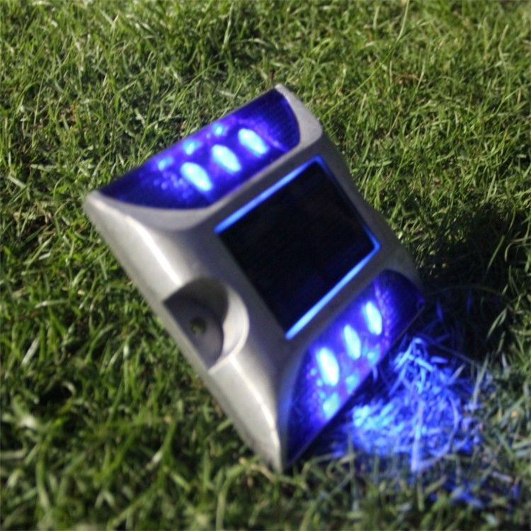 पीबीडब्ल्यू एल्यूमीनियम सौर सड़क स्टड एलईडी सौर सड़क परावर्तक सुरक्षा चेतावनी के लिए