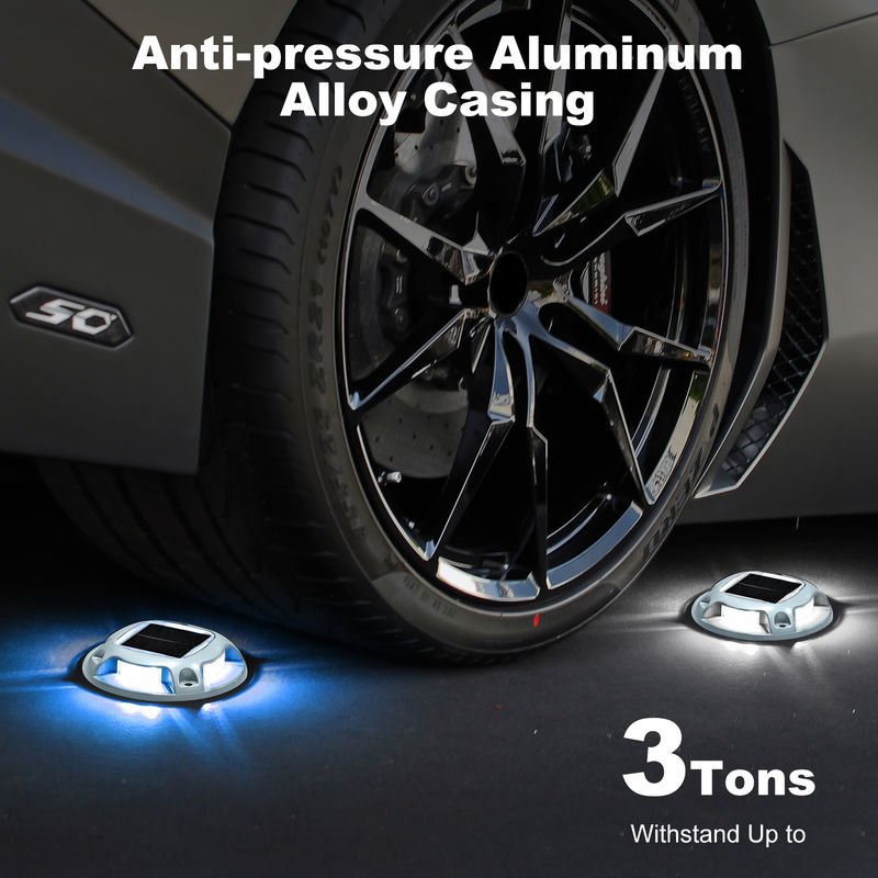 आउटडोर सोलर रोड स्टड 6000K डेलाइट अलर्ट एलईडी और 110 * 22.5 मिमी आकार जलरोधक एल्यूमीनियम डेक लाइट के साथ