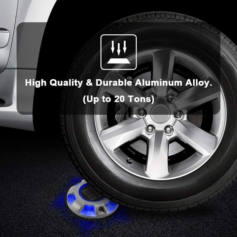 एल्यूमीनियम मिश्र धातु सौर सड़क स्टड के साथ 6000K दिन के प्रकाश चेतावनी IP67 जलरोधक और 2 साल की वारंटी